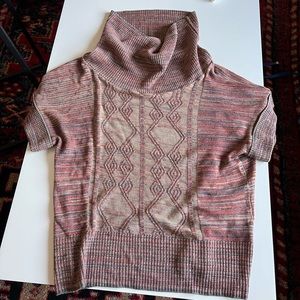 Tricot Joli turtleneck short sleeve sweater size L